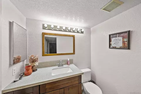 Bath - 10003 Vallata Ct, Spring Valley, CA 91977 photo 4 of 4