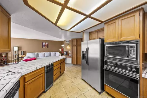 Kitchen - 10003 Vallata Ct, Spring Valley, CA 91977 photo 2 of 3