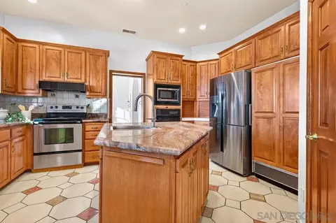 Kitchen - 4029 Alta Loma Dr, Jamul, CA 91935 photo 2 of 2