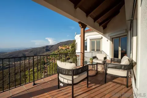 Exterior - 4029 Alta Loma Dr, Jamul, CA 91935 photo 4 of 13