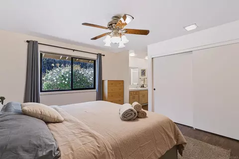 Bedroom - 1359 Knoll Park Ln, Fallbrook, CA 92028 photo 2 of 4