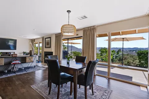 Dining - 1359 Knoll Park Ln, Fallbrook, CA 92028 photo 1 of 2
