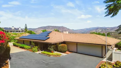 Exterior - 1359 Knoll Park Ln, Fallbrook, CA 92028 photo 4 of 4