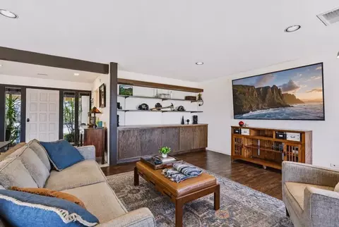 Living - 1359 Knoll Park Ln, Fallbrook, CA 92028 photo 2 of 2