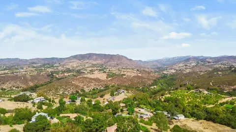 View/Area - 1359 Knoll Park Ln, Fallbrook, CA 92028 photo 1 of 2