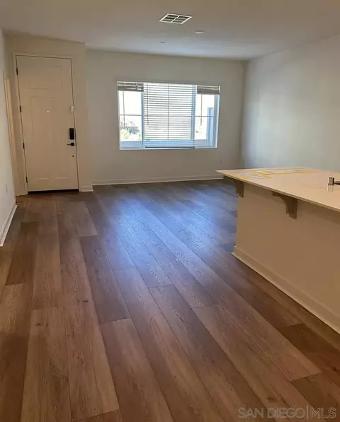 Living - 35161 Rangpur Ln, Fallbrook, CA 92028 photo 1 of 2