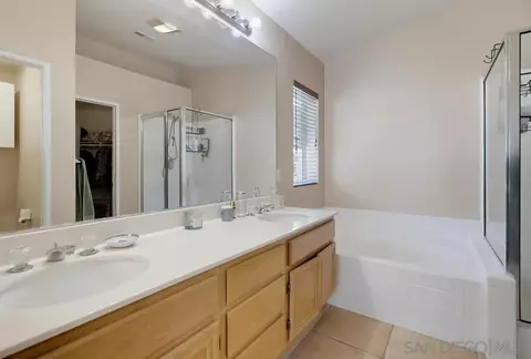 Bath - 2081 Larkspur Dr, Alpine, CA 91901 photo 2 of 4