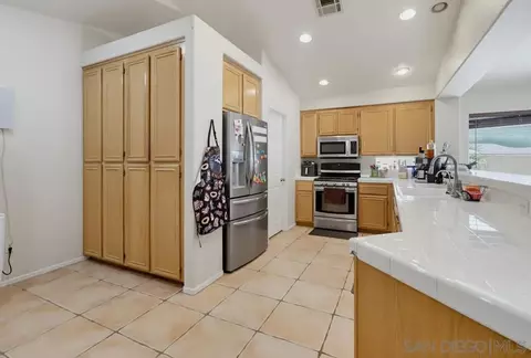 Kitchen - 2081 Larkspur Dr, Alpine, CA 91901 photo 1 of 4
