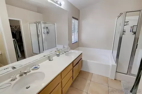 Bath - 2081 Larkspur Dr, Alpine, CA 91901 photo 3 of 4