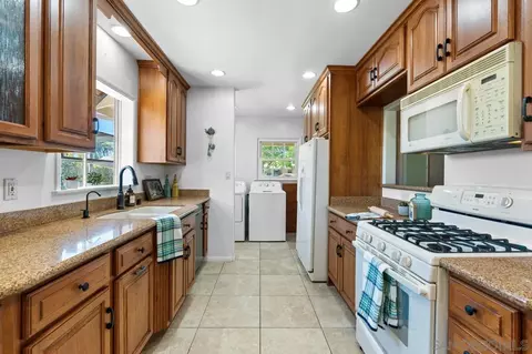 Kitchen - 6031 Sinton, La Mesa, CA 91942 photo 4 of 6