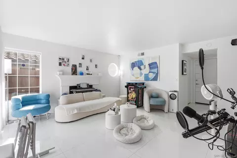 Living - 624 Diamond Dr, Chula Vista, CA 91911 photo 4 of 5