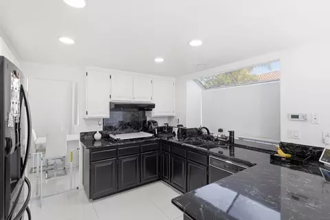 Kitchen - 624 Diamond Dr, Chula Vista, CA 91911 photo 2 of 3
