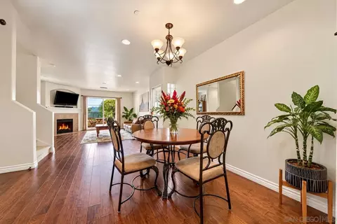 4063 Lamont St, San Diego, CA 92109