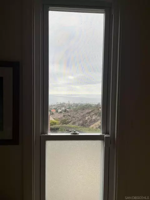 View/Area - 5943 La Jolla Corona Dr, La Jolla, CA 92037 photo 8 of 9