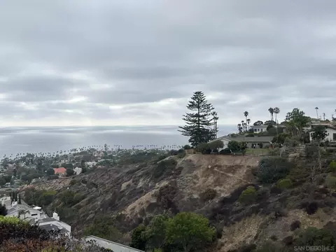 View/Area - 5943 La Jolla Corona Dr, La Jolla, CA 92037 photo 3 of 9