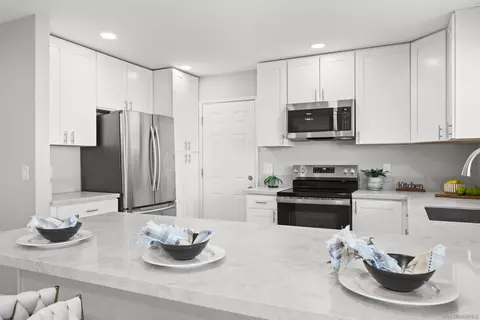 Kitchen - 115 Beech Pl, El Cajon, CA 92021 photo 4 of 6