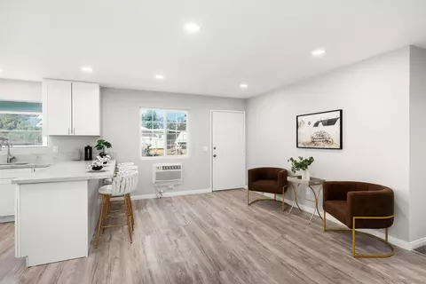 Living - 115 Beech Pl, El Cajon, CA 92021 photo 2 of 4