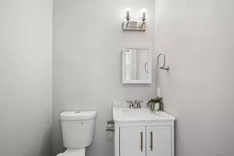 Bath - 115 Beech Pl, El Cajon, CA 92021 photo 1 of 4