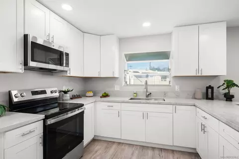 Kitchen - 115 Beech Pl, El Cajon, CA 92021 photo 3 of 6