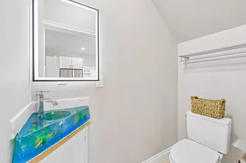 Bath - 836 C Ave, Coronado, CA 92118 photo 1 of 6