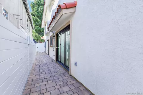 Exterior - 836 C Ave, Coronado, CA 92118 photo 6 of 9