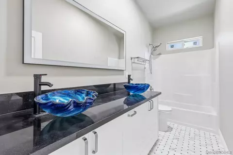 Bath - 836 C Ave, Coronado, CA 92118 photo 6 of 6
