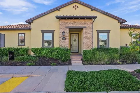 7875 Lusardi Creek Ln, San Diego, CA 92127