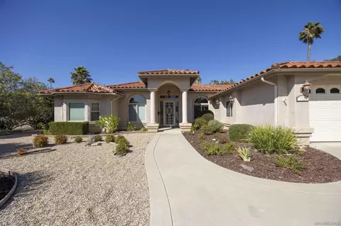 1726 York View Cir, Vista, CA 92084