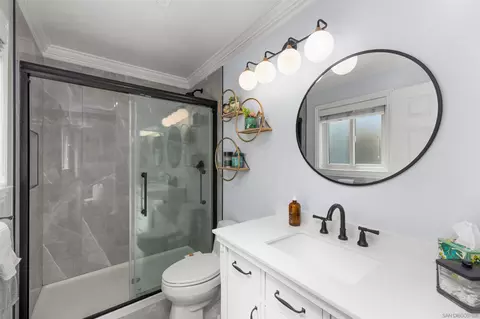 Bath - 1714 Knollfield Way, Encinitas, CA 92024 photo 3 of 4