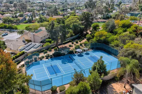 View/Area - 1714 Knollfield Way, Encinitas, CA 92024 photo 2 of 4