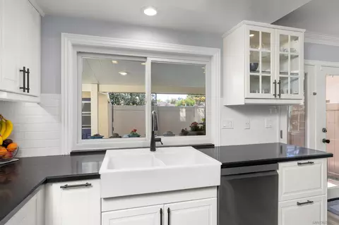 Kitchen - 1714 Knollfield Way, Encinitas, CA 92024 photo 4 of 4