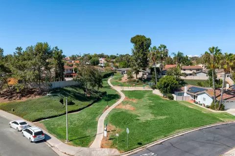 View/Area - 1714 Knollfield Way, Encinitas, CA 92024 photo 3 of 4