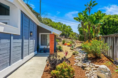 Exterior - 1141 Cerro Largo Dr, Solana Beach, CA 92075 photo 3 of 27