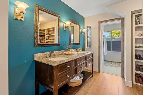 Bath - 1141 Cerro Largo Dr, Solana Beach, CA 92075 photo 1 of 3