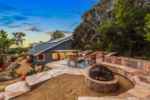 Exterior - 1141 Cerro Largo Dr, Solana Beach, CA 92075 photo 22 of 27