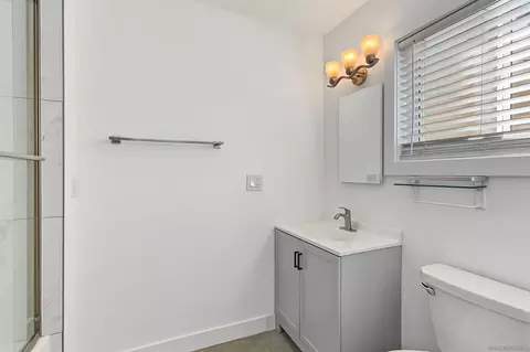 Bath - 8032 Poplin Dr, Santee, CA 92071 photo 1 of 3