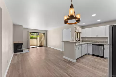 Living - 2425 Cranston Dr #31, Escondido, CA 92025 photo 4 of 4