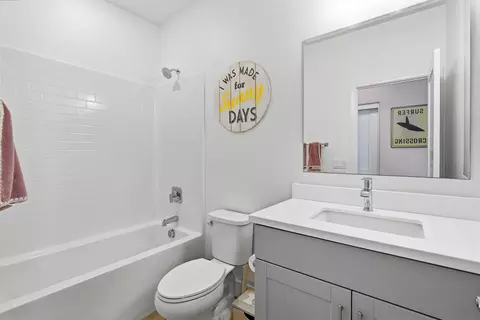 Bath - 1525 Fig Tree Way, Oceanside, CA 92056 photo 5 of 6