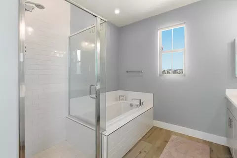 Bath - 1525 Fig Tree Way, Oceanside, CA 92056 photo 4 of 6