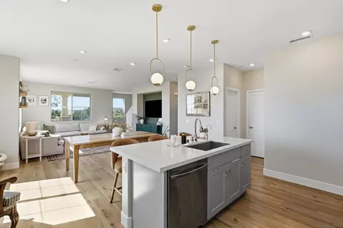 Kitchen - 1525 Fig Tree Way, Oceanside, CA 92056 photo 4 of 5