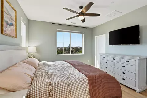 Bedroom - 1525 Fig Tree Way, Oceanside, CA 92056 photo 4 of 6