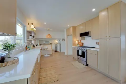 Kitchen - 4208 Park Dr, Carlsbad, CA 92008 photo 2 of 12