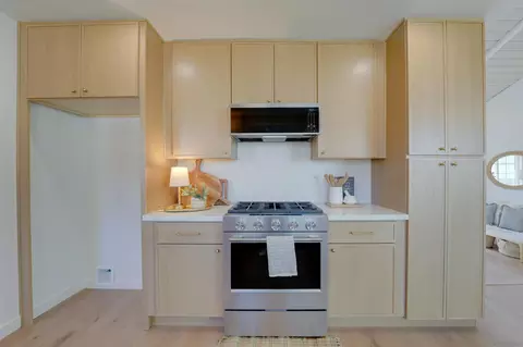 Kitchen - 4208 Park Dr, Carlsbad, CA 92008 photo 7 of 12