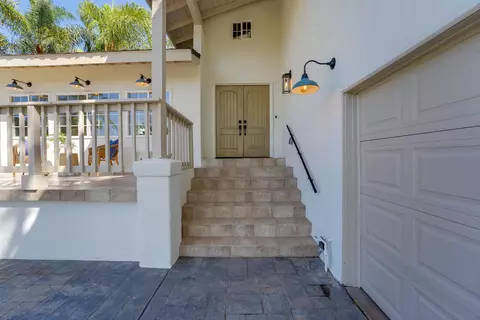 Exterior - 4208 Park Dr, Carlsbad, CA 92008 photo 4 of 9