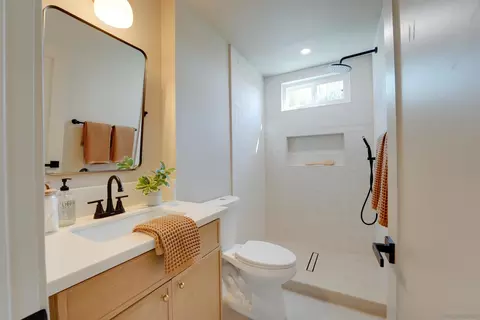 Bath - 4208 Park Dr, Carlsbad, CA 92008 photo 1 of 10