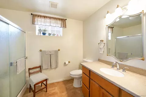 Bath - 333 Thomsen Way, Ramona, CA 92065 photo 3 of 5