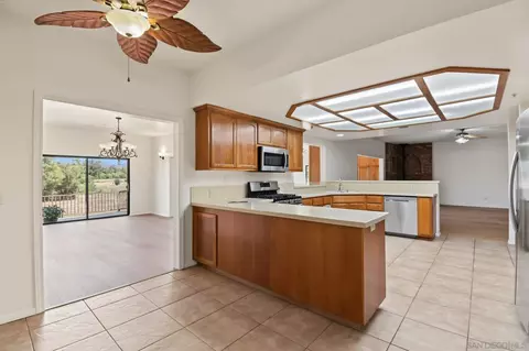 Kitchen - 333 Thomsen Way, Ramona, CA 92065 photo 2 of 9