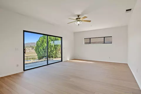 Living - 333 Thomsen Way, Ramona, CA 92065 photo 4 of 11