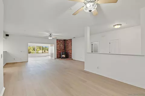 Living - 333 Thomsen Way, Ramona, CA 92065 photo 9 of 11