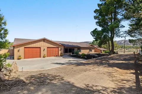 Exterior - 333 Thomsen Way, Ramona, CA 92065 photo 7 of 9